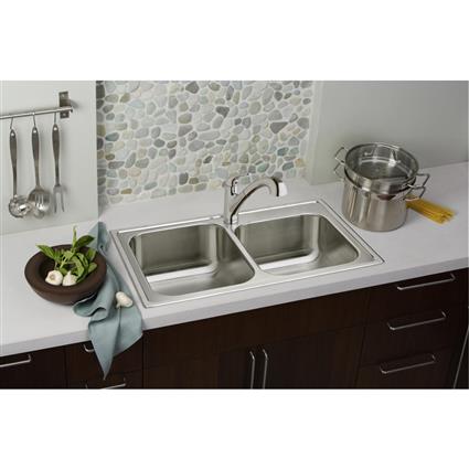 1 Hole Deck Faucet w/Pull-out Spray CR